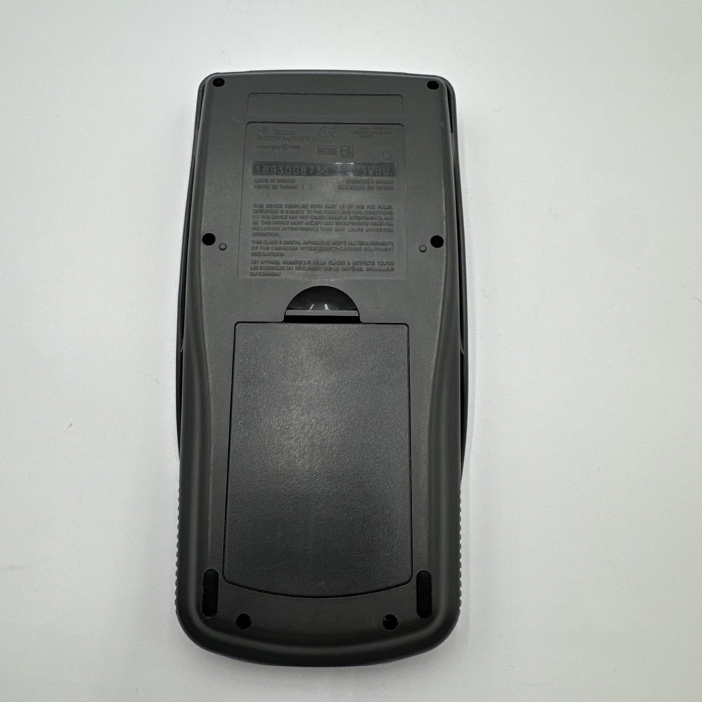 Texas Instruments TI-82 Graphing Calculator Works - Picture 8 of 9